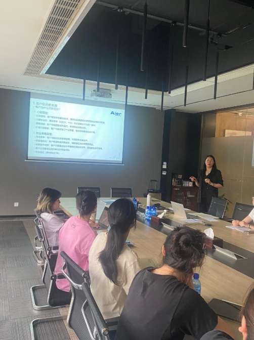 2025_Sales_Strategy_Review_and_Customer_Bargaining_Sharing_Session_01.jpg